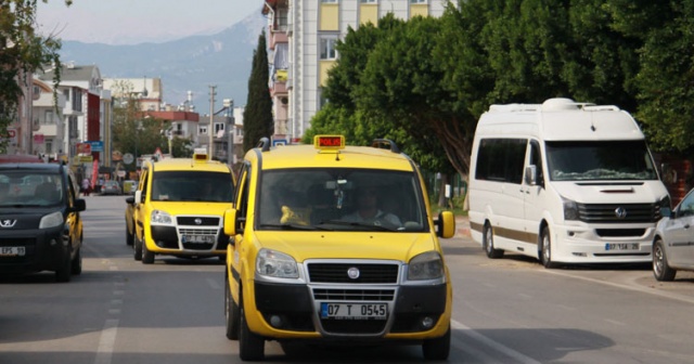 Bu taksiyi gören hemen polisi arayacak