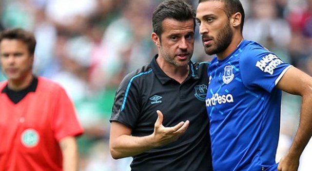 Cenk Tosun, devre arasında Everton'dan ayrılma kararı aldı! Cenk Tosun, devre arasında Everton'dan ayrılma kararı aldı!