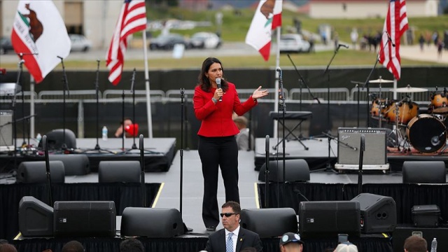 Clinton ile Gabbard arasındaki Rusya tartışması büyüyor Clinton ile Gabbard arasındaki Rusya tartışması büyüyor