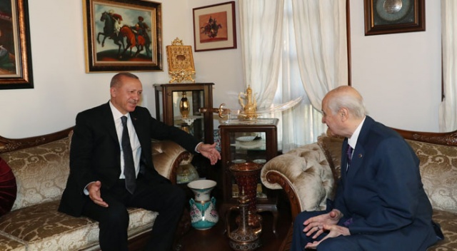 Cumhurbaşkanı Erdoğan'dan Bahçeli'ye geçmiş olsun ziyareti Cumhurbaşkanı Erdoğan'dan Bahçeli'ye geçmiş olsun ziyareti