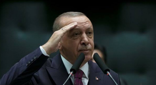 Cumhurbaşkanı Erdoğan'dan sporculara asker selamıyla destek! Dakikalarca alkışlandı Cumhurbaşkanı Erdoğan'dan sporculara asker selamıyla destek! Dakikalarca alkışlandı
