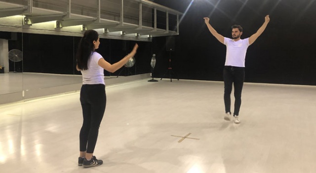 Düğünlerde ilk dansın yerini zeybek aldı Düğünlerde ilk dansın yerini zeybek aldı
