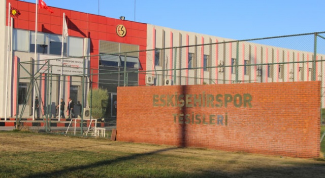 Eskişehirspor’da futbolcular antrenmana çıkmadı Eskişehirspor’da futbolcular antrenmana çıkmadı