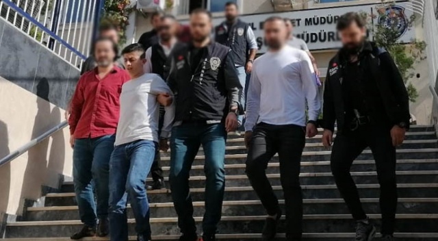 Eyüp’te uyuşturucu satıcıları arasındaki rekabet kanlı bitti: 2 ölü Eyüp’te uyuşturucu satıcıları arasındaki rekabet kanlı bitti: 2 ölü