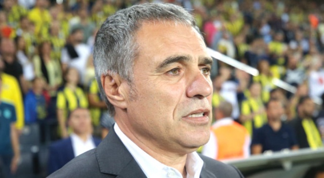 Fenerbahçe Kadıköy'de Antalya'ya yenildi, söz kaptan Emre'deydi... Fenerbahçe Kadıköy'de Antalya'ya yenildi, söz kaptan Emre'deydi...