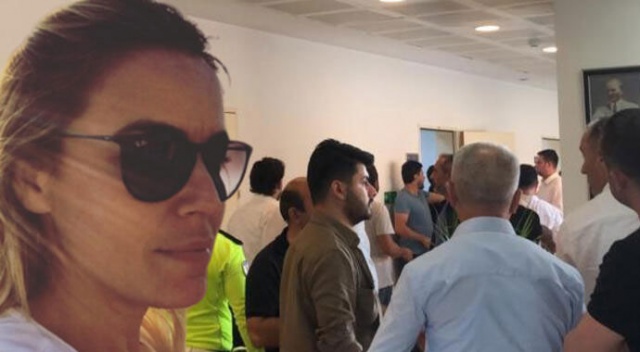 Gemlik Belediye Başkan Yardımcısı makam odasında rehin alındı Gemlik Belediye Başkan Yardımcısı makam odasında rehin alındı