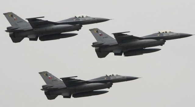 Hakkari'de 3 terörist etkisiz hale getirildi Hakkari'de 3 terörist etkisiz hale getirildi