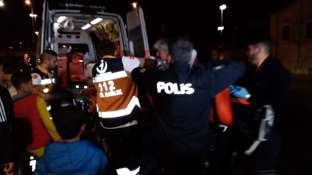 Haliç’e düşen yabancı uyruklu şahıs hastaneye kaldırıldı