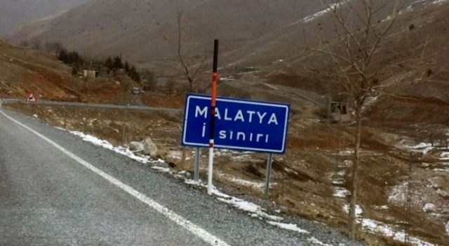 İki şehir arasındaki sınır kavgası yeniden alevlendi: 5 yaralı İki şehir arasındaki sınır kavgası yeniden alevlendi: 5 yaralı