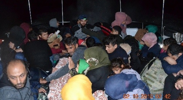 İzmir’de 59 düzensiz göçmen yakalandı