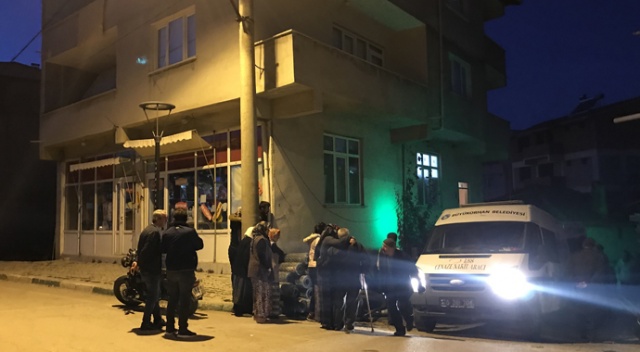 Kapısını kırıp girdikleri evden ceset çıktı Kapısını kırıp girdikleri evden ceset çıktı