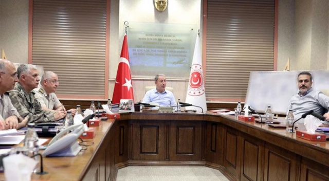 Karargahta 'Barış Pınarı' zirvesi Karargahta 'Barış Pınarı' zirvesi