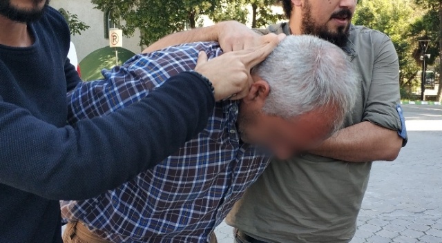 Kendisinden ayrılmak isteyen kadını bıçakladı Kendisinden ayrılmak isteyen kadını bıçakladı