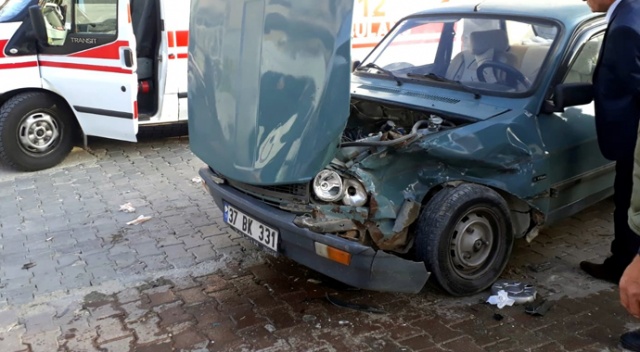 Konser için yola çıkan şarkıcı kazada yaralandı