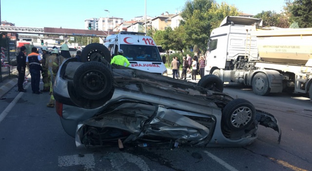 Küçükçekmece&#039;de trafik kazası: 1&#039;i çocuk 6 yaralı