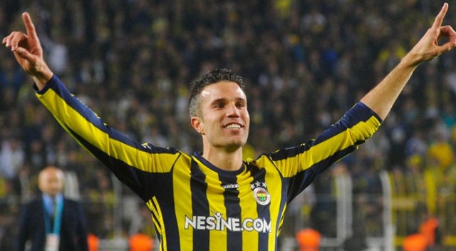 Robin van Persie eski takımı Arsenal'i fena bombaladı! Robin van Persie eski takımı Arsenal'i fena bombaladı!