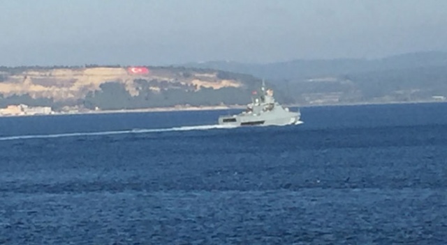 Rus savaş gemisi Çanakkale Boğazı'ndan geçti Rus savaş gemisi Çanakkale Boğazı'ndan geçti