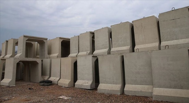 Suriye sınırına beton mevzi takviyesi Suriye sınırına beton mevzi takviyesi