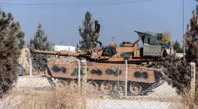 Türk tankları Telabyad’a girmek için bekliyor