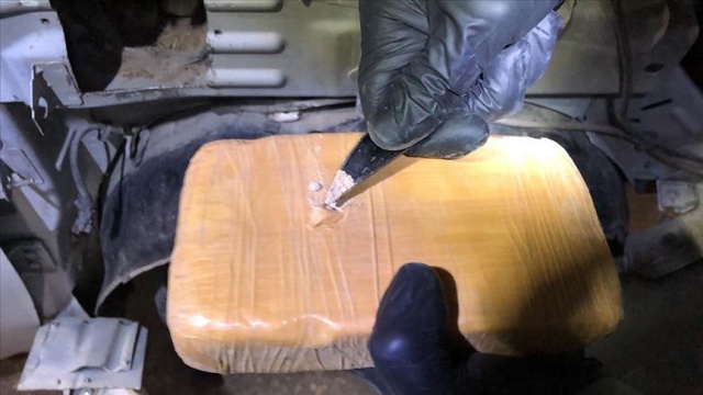Van'da 331 kilo 160 gram uyuşturucu ele geçirildi Van'da 331 kilo 160 gram uyuşturucu ele geçirildi