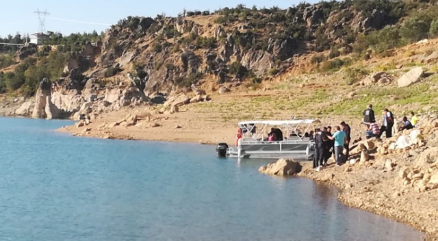 Yüzmek için baraja giren genç boğuldu