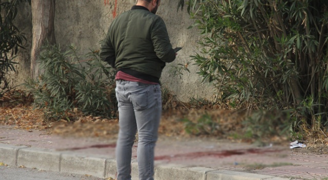 Adana'da boğazından bıçaklanmış kadın bulundu Adana'da boğazından bıçaklanmış kadın bulundu