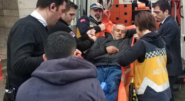 Adliye girişinde düşerek hastanelik oldu Adliye girişinde düşerek hastanelik oldu