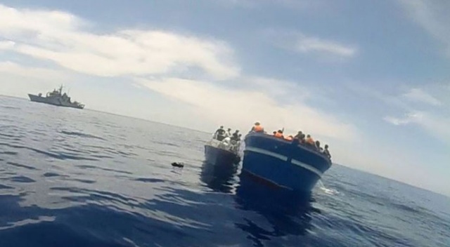 Akdeniz'de göçmen faciasının eşiğinden dönüldü