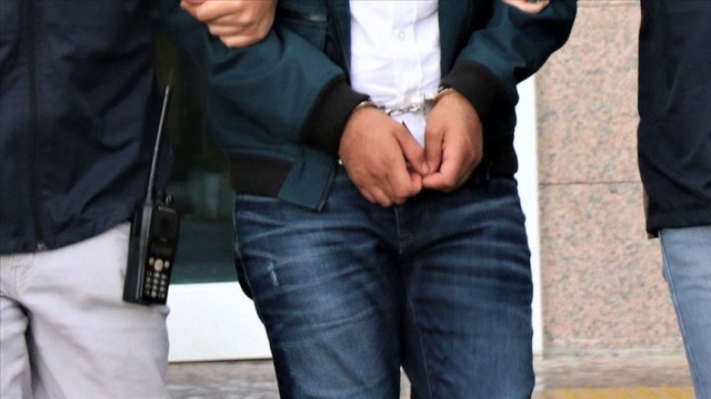 Ankara'da Suriyeli üç DEAŞ şüphelisi tutuklandı Ankara'da Suriyeli üç DEAŞ şüphelisi tutuklandı