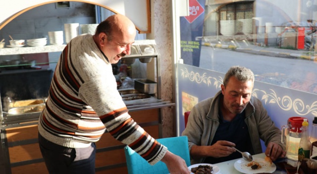 Belediye hoparlöründen öldüğü ilanını duyan esnaf hayatının şokunu yaşadı
