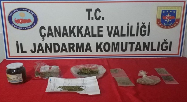 Çanakkale'de uyuşturucu operasyonu: 3 gözaltı Çanakkale'de uyuşturucu operasyonu: 3 gözaltı