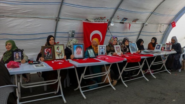 Diyarbakır annelerinin evlat nöbeti 88'inci gününde Diyarbakır annelerinin evlat nöbeti 88'inci gününde
