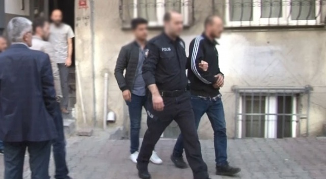 Evine giren hırsızı çatıya kilitleyip polisi aradı Evine giren hırsızı çatıya kilitleyip polisi aradı