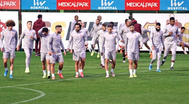 Fatih Terim'den taraftara: Merak etmeyin ben burdayım