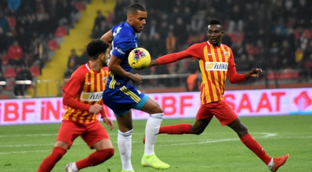 Fenerbahçe deplasmanda Kayserispor'a 1-0 mağlup oldu Fenerbahçe deplasmanda Kayserispor'a 1-0 mağlup oldu