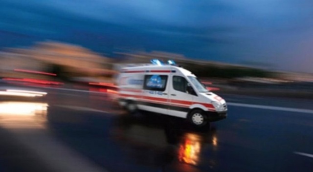 Gaziantep'te otomobille hafriyat kamyonu çarpıştı: 2 ölü Gaziantep'te otomobille hafriyat kamyonu çarpıştı: 2 ölü