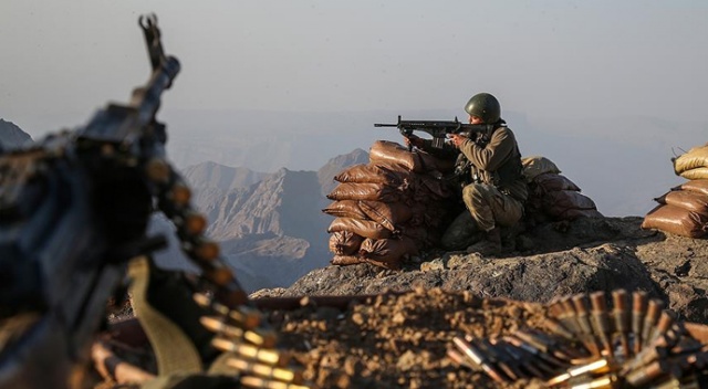 Hakkari’de mühimmat ve yaşam malzemesi ele geçirildi