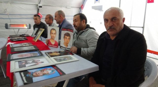 HDP önündeki ailelerin direnişi 80’inci günde HDP önündeki ailelerin direnişi 80’inci günde