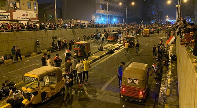 Irak'taki protestolarda kanlı gece: 7 kişi öldü! Irak'taki protestolarda kanlı gece: 7 kişi öldü!