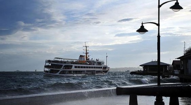 İstanbul&#039;da şiddetli rüzgar etkili oluyor