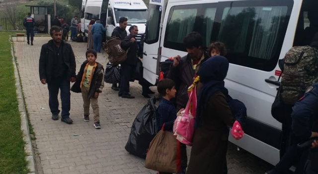 İzmir’de durdurulan araçtan 21 göçmen çocuk çıktı