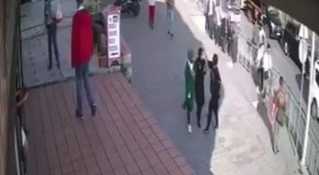 Başörtülü kadınlara saldırmıştı, istenen ceza belli oldu Başörtülü kadınlara saldırmıştı, istenen ceza belli oldu