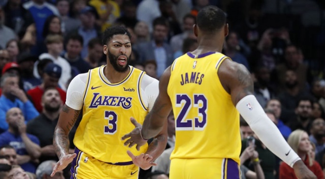 Los Angeles Lakers çıkışa geçti Los Angeles Lakers çıkışa geçti