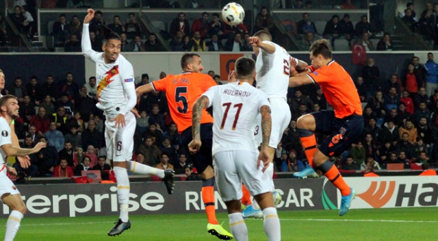 Medipol Başakşehir, Roma'ya 3-0 mağlup oldu Medipol Başakşehir, Roma'ya 3-0 mağlup oldu