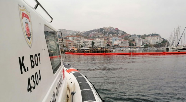 Marmara'da kirlilik alarmı! Liman trafiğe kapatıldı Marmara'da kirlilik alarmı! Liman trafiğe kapatıldı