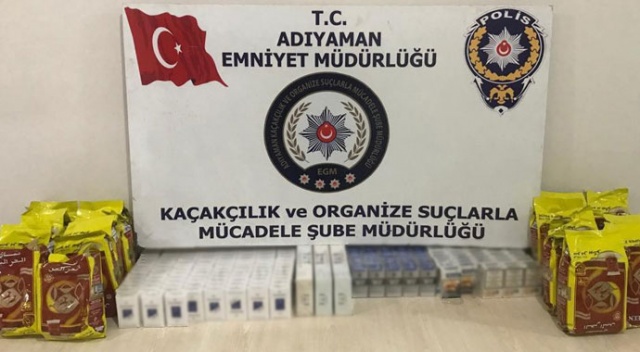 Otomobilin her yerinden kaçak sigara ve çay çıktı
