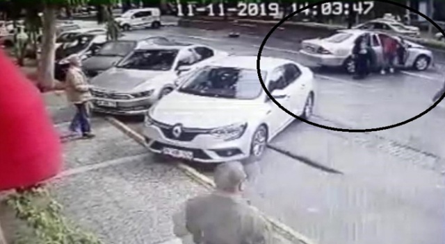 Para çantası yerine malzeme çantasını çaldılar, kazaya karışınca böyle kaçtılar
