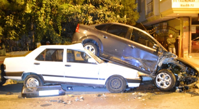 Polisten kaçarken 6 araca zarar veren şüpheliler yakayı ele verdi