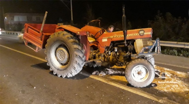 Samsun'da otomobil ile traktör çarpıştı: 5 yaralı
