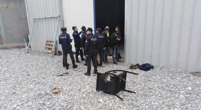 Sobaya tiner dökerken kendini ve oğlunu yaktı